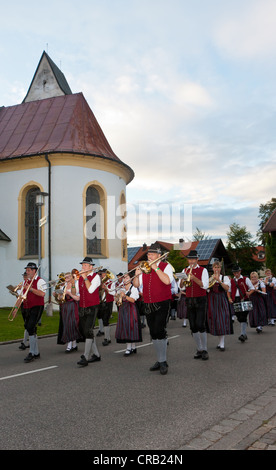 Sfilata per celebrare l'apertura dell'unità di bestiame di Pfronten, Ostallgaeu, Allgaeu, Baviera, Germania, Europa PublicGround Foto Stock