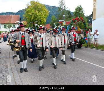 Sfilata per celebrare l'apertura dell'unità di bestiame di Pfronten, Ostallgaeu, Allgaeu, Baviera, Germania, Europa PublicGround Foto Stock