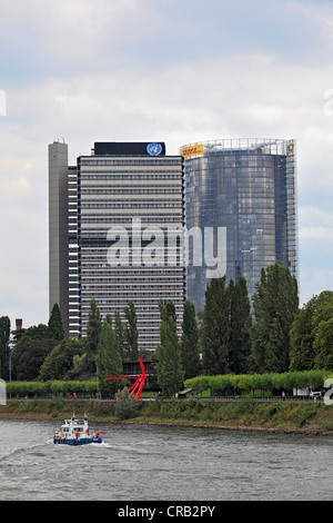 Langer Eugen grattacielo sulla sinistra, al centro delle Nazioni Unite Campus, Campus DELLE NAZIONI UNITE, un ex ufficio parlamentare edificio, Foto Stock