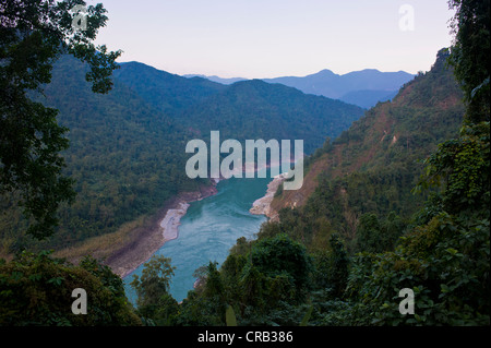 In gran parte incontaminato paesaggio lungo il fiume Siang, Arunachal Pradesh, a nord est dell India, India, Asia Foto Stock