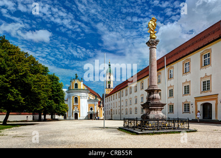 Kloster Ochsenhausen monastero, con St. Georg monastero chiesa, Ochsenhausen, quartiere Biberach, Alta Svevia Foto Stock