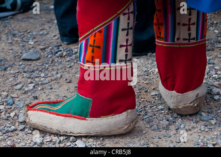 Close up di abiti tradizionali sul festival della tribù in Gerze, Tibet occidentale, Asia Foto Stock