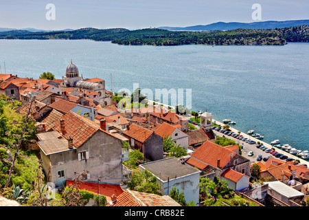 Vista di Sibenik con la cupola della cattedrale di San Giacomo, Katedrala svetog Jakova, Dalmazia centrale, Dalmazia, costa adriatica Foto Stock