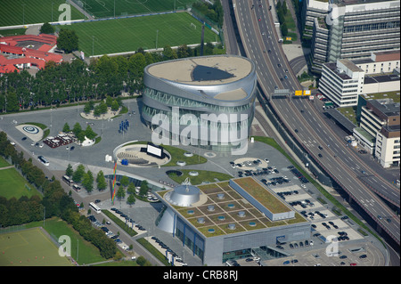 Vista aerea, Mercedes-Benz-Museum di Stoccarda, Baden-Wuerttemberg, Germania, Europa Foto Stock