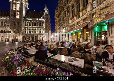 Ristoranti a Grote Markt, Grand Place Bruxelles, Belgio, Benelux, Europa Foto Stock