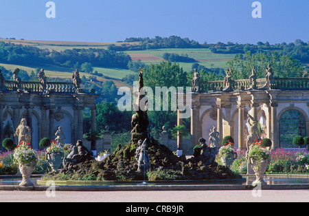 Giardino barocco del castello di Weikersheim, Valle Tauber, Hohenlohe, Baden-Wuerttemberg, Germania, Europa Foto Stock
