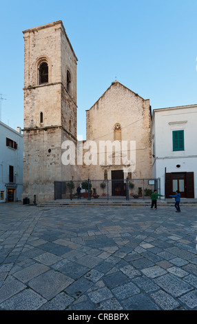 Chiesa Matrice di Santa Maria Assunta, il centro storico di Polignano a Mare, Puglia, Italia meridionale, Italia, Europa Foto Stock