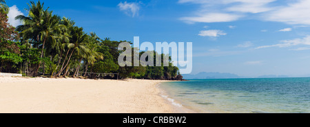 Sandy Beach, Long Beach, Isola Koh Yao Noi, Phang Nga, Thailandia, Sud-est asiatico, in Asia Foto Stock