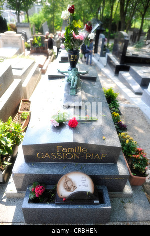 La tomba di Edith Piaf, cimitero Pere Lachaise, Parigi, Francia, Europa Foto Stock