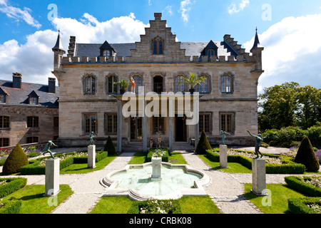 I giardini del castello, Schloss Callenberg Palace, residenza di caccia e residenza estiva dei duchi di Saxe-Coburg e Gotha, Coburg Foto Stock