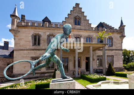 I giardini del castello, Schloss Callenberg Palace, residenza di caccia e residenza estiva dei duchi di Saxe-Coburg e Gotha, Coburg Foto Stock