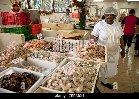 Il pesce appena pescato e frutti di mare al mercato del pesce in Panama City, Panama America Centrale Foto Stock