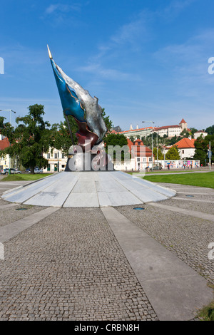 Memoriale di guerra per i caduti della seconda guerra mondiale, il Castello di Praga sul retro della Cattedrale di San Vito, il quartiere di Hradcany, Praga Foto Stock