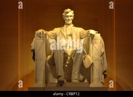 Statua di Abraham Lincoln dal Daniel Chester French, Lincoln Memorial, Washington DC, Distretto di Columbia Foto Stock