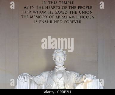 Statua di Abraham Lincoln dal Daniel Chester French, dedizione, Lincoln Memorial, Washington DC, Distretto di Columbia Foto Stock