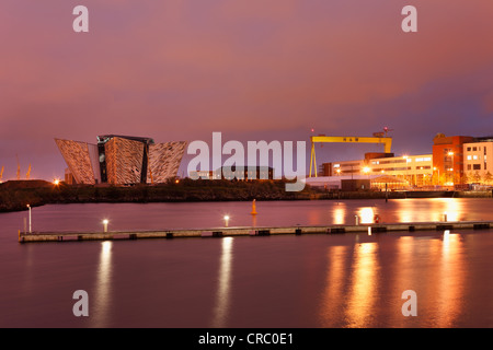 Ex cantieri navali, Titanic Quarter, Belfast, Irlanda del Nord, in Irlanda, Gran Bretagna, Europa, PublicGround Foto Stock