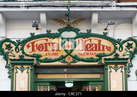 Facciata in Art Nouveau, di Forn des Teatre pasticceria, Palma de Maiorca, Maiorca, isole Baleari, Spagna, Europa Foto Stock