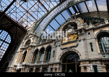 Centraal Station la stazione ferroviaria centrale di Anversa, nelle Fiandre, in Belgio, il Benelux, Europa Foto Stock