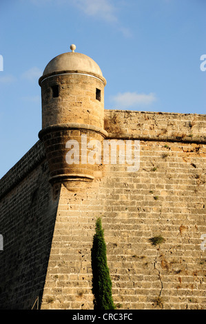 Il Museu Es Baluard museum di le mura della città vecchia Bastio de Sant Pere, Ciutat Antiga, Palma de Mallorca, Maiorca, isole Baleari Foto Stock