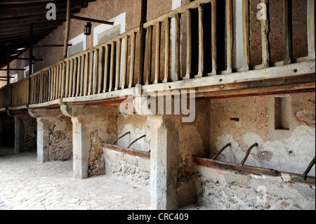 Edificio sussidiaria al monastero Santuari de Lluc nelle montagne Tramuntana, Maiorca, isole Baleari, Mediterranea Foto Stock