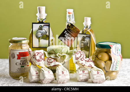 La disposizione dei prodotti alimentari del Mediterraneo Foto Stock