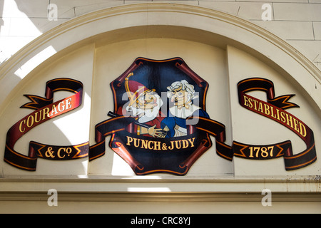 Punch e Judy pub, il mercato di Covent Garden Piazza di Londra, Inghilterra Foto Stock