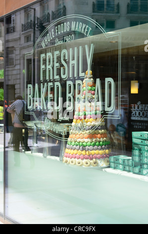 Nuovo Whole Foods Market store finestra anteriore in Piccadilly Circus Foto Stock