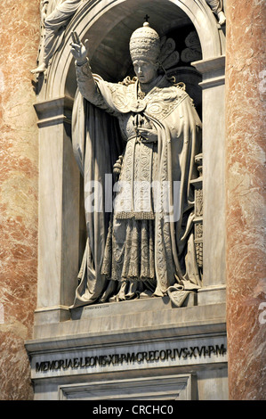 Monumento a Papa Leone XII, Basilica di San Pietro e la Città del Vaticano, Roma, Regione Lazio, Italia, Europa Foto Stock