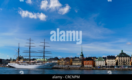 Palazzi di Stoccolma Città Vecchia (Gamla Stan) affacciata sul lago Malaren acque Foto Stock