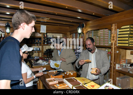 Cigar Shop, Cuba, il Mare dei Caraibi, La Habana Foto Stock