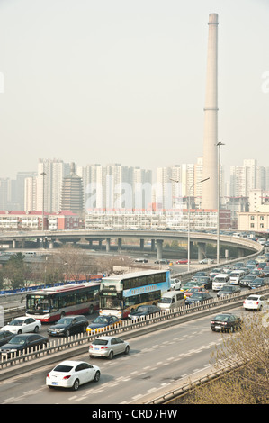 Mattina ora di punta della congestione del traffico e sporcizia aria a Pechino Foto Stock