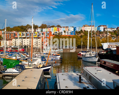 Bristol banchine e zona portuale nel centro città Inghilterra Regno Unito che è stato ampiamente ristrutturato e ora è un'area turistica Foto Stock
