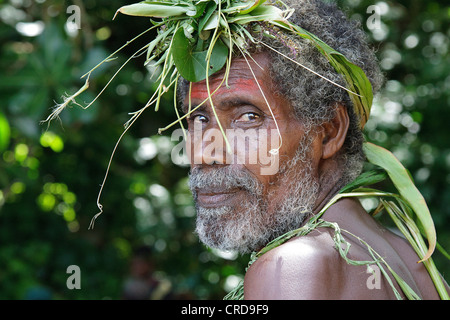 Uomo nativo, Isola di Nissan, isole verdi, Papua Nuova Guinea, Australia, Oceania Foto Stock