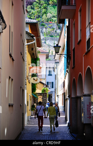 Ascona,città,Lakeside anteriore,colorata,colorata,Promenade, Negozi ristoranti, alberghi,nord capo del Lago Maggiore e la Svizzera Foto Stock