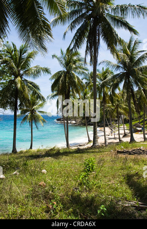 Konkare Bay, il Racha Yai Island, Phuket, Thailandia, Asia Foto Stock