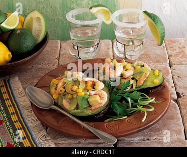 Insalata di gamberi in avocado, Messico. Foto Stock