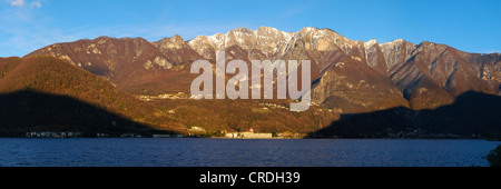 Vista verso il Monte Generoso nella luce della sera, il lago di Lugano, Ticino, Svizzera, Europa Foto Stock