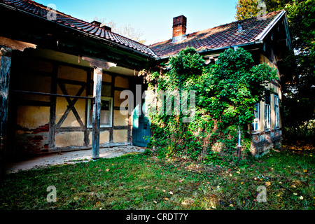 Vecchia casa vicino a Schloss Callenberg castello Coburg, Baviera, Germania, Europa Foto Stock