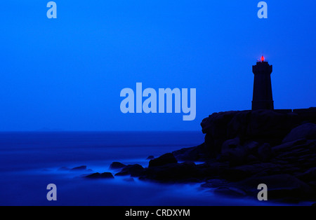 Faro Côte di Granit Rose, Francia, Brittany Foto Stock