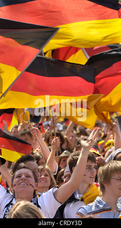 Ventole con tedesco bandiere a visualizzazione pubblico, Germania Foto Stock