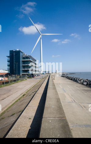 Gulliver turbina eolica Orbis Energy center Lowestoft, Suffolk, Inghilterra Foto Stock