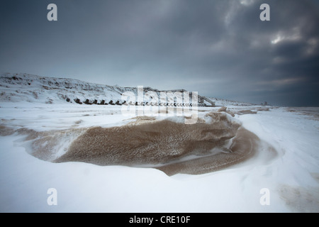 Atmosfera invernale con ghiaccio e neve, isola di Sylt, Schleswig-Holstein, Germania, Europa Foto Stock