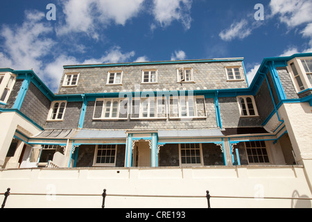 Un fronte mare casa di Lyme Regis, Dorset, parte del sito del patrimonio mondiale, Jurassic Coast. Foto Stock