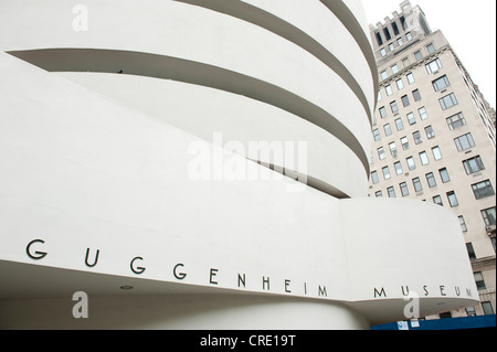 Architettura moderna, Solomon R Guggenheim Museum, Upper East Side di Manhattan, New York City, Stati Uniti d'America, America del Nord Foto Stock