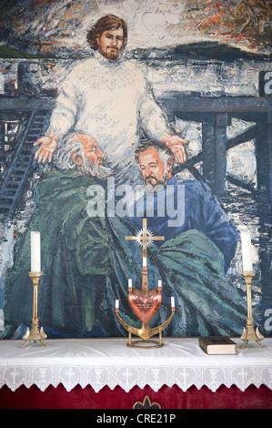 Altare, moderno muro dipinto murale o in una chiesa, Cristo raffigurato come pescatore, Flatey, Islanda, Scandinavia, Europa settentrionale Foto Stock