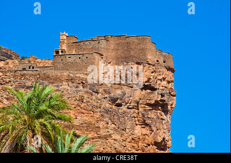 Agadir Aguelluy, un castello fortificato su una scogliera, Amtoudi, Anti-Atlas mountain range, nel sud del Marocco, Marocco, Africa Foto Stock