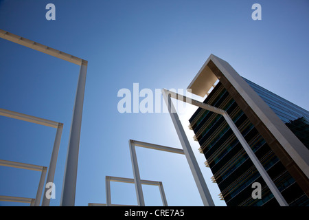 Architettura moderna, sui terreni del Parque das Nacoes, sito del World Expo 98 a Lisbona, Portogallo, Europa Foto Stock