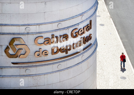 Logo sulla sede della più grande banca portoghese CGD, Caixa Geral de Depósitos, a Lisbona, Portogallo, Europa Foto Stock