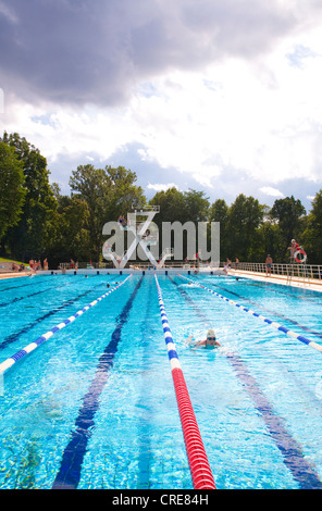 Piscina all'aperto presso il Parco Frogner, Oslo, Norvegia Foto Stock