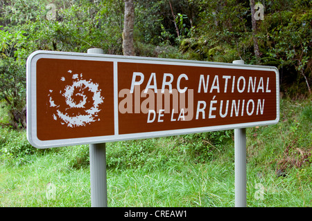 Firmare il Parc National de la Reunion national park, il Cirque de Cilaos caldera, isola di Reunion, Oceano Indiano Foto Stock